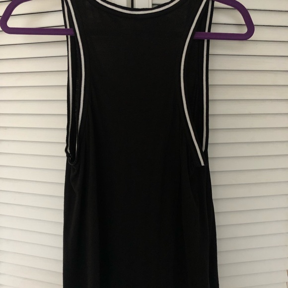 Black tank top - Picture 3 of 3